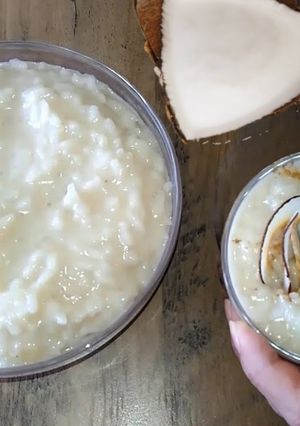 Una foto de Arroz con leche de coco