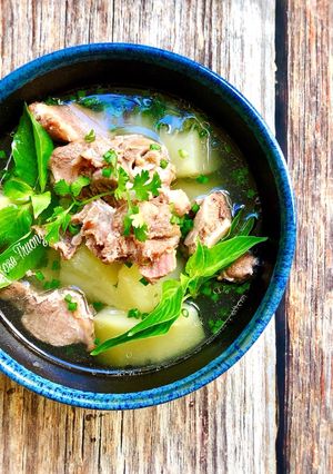 Hình của món Canh Đu Đủ Xanh Hầm Xương.