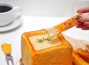 Foto resep Garlic Bread Dip Cheese Toast Bowl - Roti Tawar Saus Keju