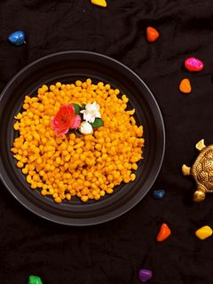ગળી બુંદી (Sweet Boondi Recipe In Gujarati) રેસીપી મુખ્ય ફોટો