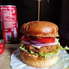 A picture of Egg salad burger.