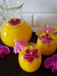 O poză a rețetei Limonadă de mango și ananas.