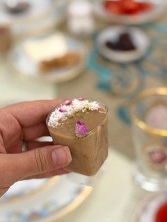 عکسی از دستور فرنی خرما یه دسر خوشمزه و مقوی🥰