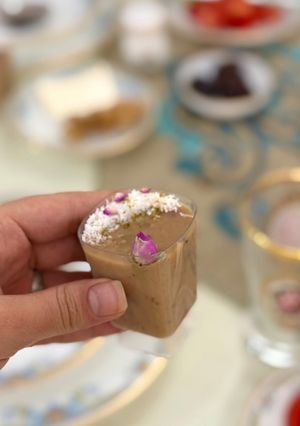 عکسی از دستور فرنی خرما یه دسر خوشمزه و مقوی🥰