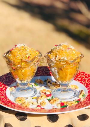 અખરોટ નો હલવો (Walnut Halwa Recipe In Gujarati) રેસીપી મુખ્ય ફોટો