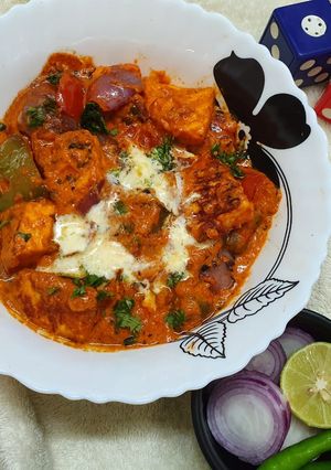 A picture of Restaurant Style Paneer Tikka Masala.