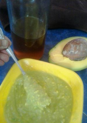 Una foto de Mayonesa de aguacate (palta)