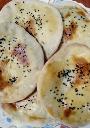 A picture of Egyptian bread (mahlab).