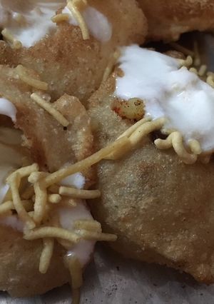A picture of Sev puri.