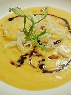 Una foto de Crema de puerros y zanahorias