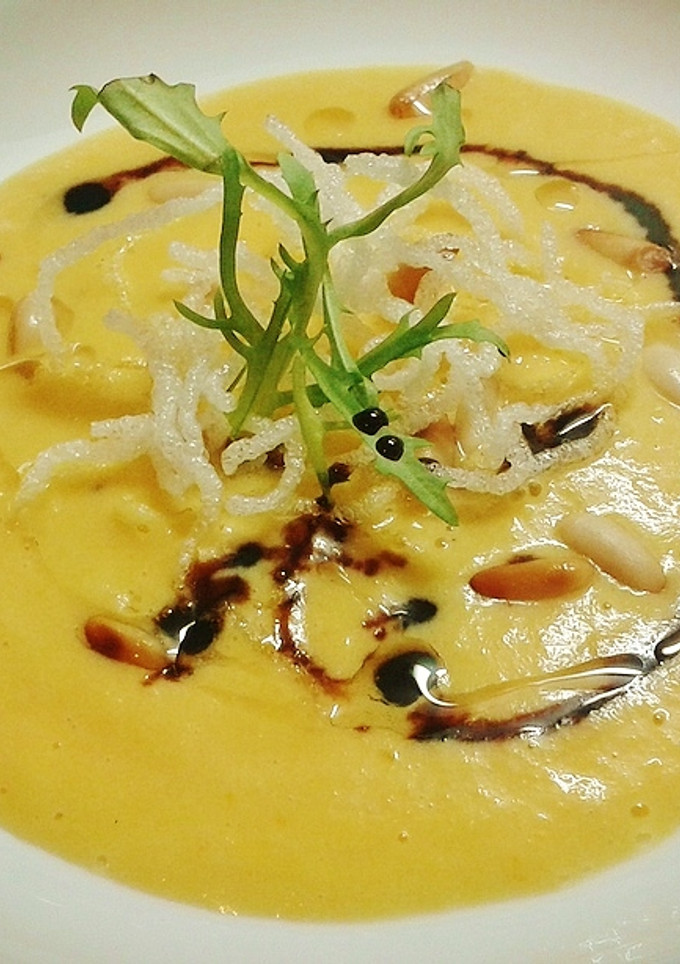 Una foto de Crema de puerros y zanahorias
