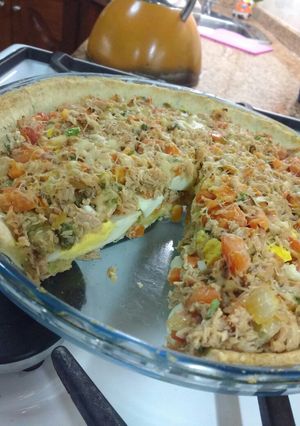 Una foto de Tarta de atún con masa sablée de perejil