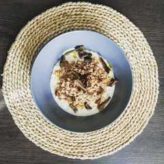 Foto di Orzo su crema di cavolfiore e ricotta con funghi