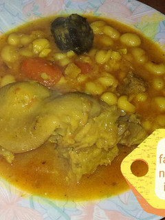 Una foto de Fabada con codillo de cerdo morcilla y chorizo picantes