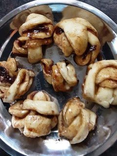 சின்னமன் ரோல் (Cinnamon roll recipe in tamil) செய்முறை முக்கிய புகைப்படம்