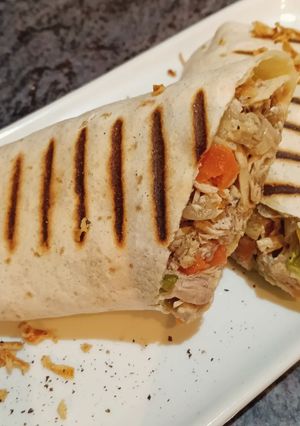 Foto principal de Burrito de pollo y verduras escabechadas