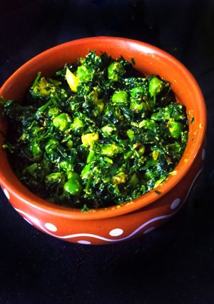 A picture of Methi Matar.