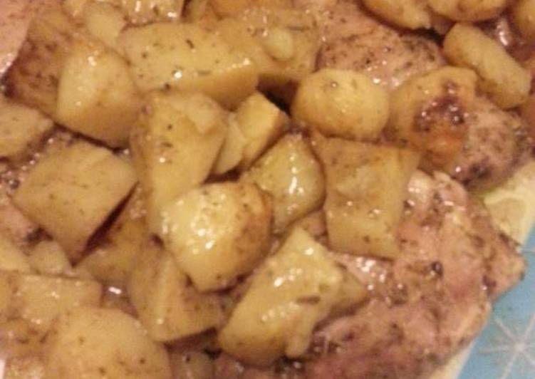 Easiest Way to Prepare Ultimate Greek Chicken and Potatoes