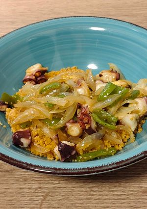 Una foto de Guarnición de cous-cous al ajillo