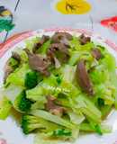 Tim heo xào bông cải xanh,su su và bắp cải