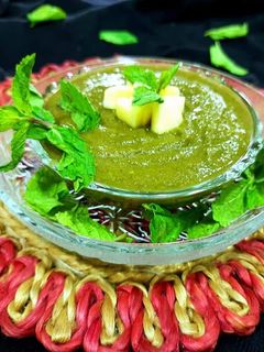 केरी-पुदीना की चटपटी चटनी (Keri pudina ki chatpati chutney recipe in hindi) रेसिपी मुख्य फोटो