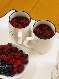 Hình của món Nước đậu đen táo đỏ.