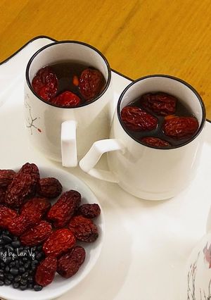 Hình của món Nước đậu đen táo đỏ.