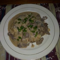 A picture of Beef Stroganoff.