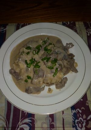 A picture of Beef Stroganoff.