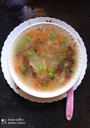 ভেজ স্যুপ (veg soup recipe in Bengali) রেসিপির প্রধান ছবি