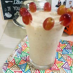A picture of Khubani grapes creamy milk shake.
