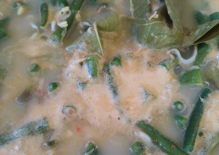 Sayur lodeh kacang terong cambah