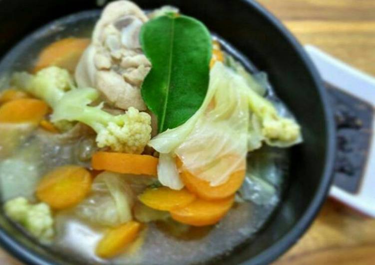 Sop Ayam (Soup Ayam)