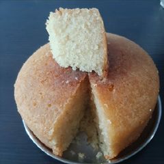 Vanilla sponge cake A picture of Vanilla sponge cake.