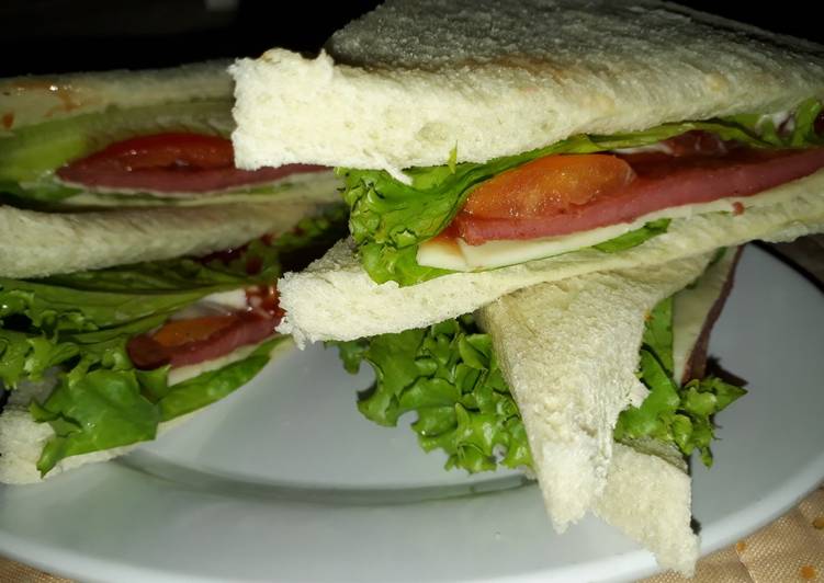 38. Sandwich Roti Tawar