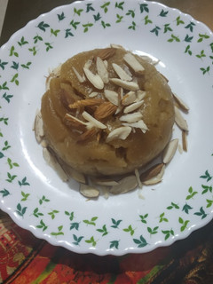 A picture of Besan halwa.
