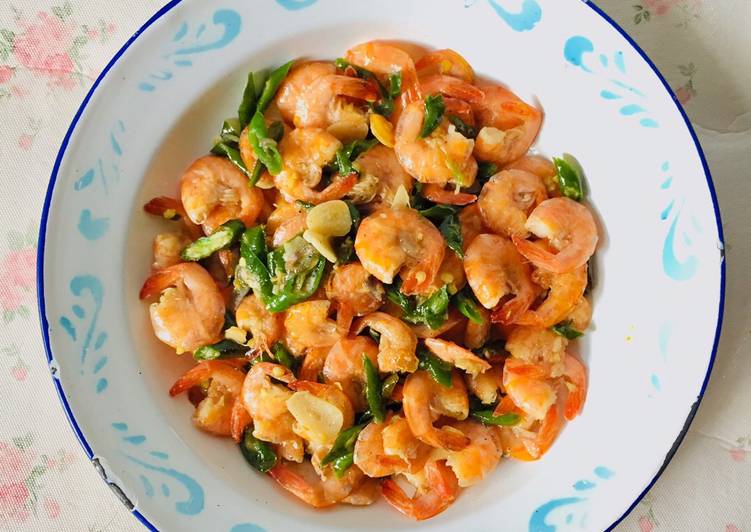 Langkah Mudah untuk Membuat Udang Cabe Ijo, Enak Banget