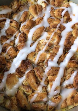 A picture of Crock Pot Cinnamon Roll.