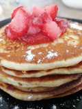 Hot cakes de buttermilk y cardamomo