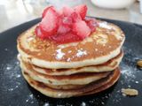 Hot cakes de buttermilk y cardamomo