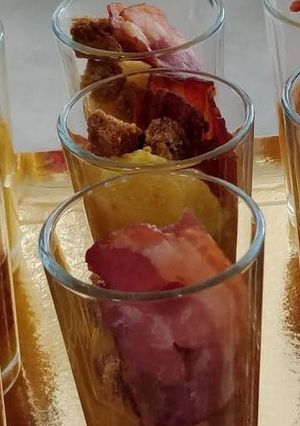 Une photo de Chutney mangue-ananas, pain d'épices et lard fumé