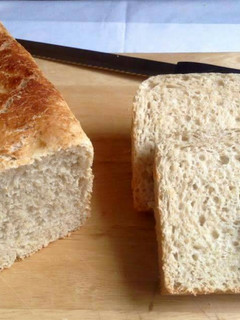 Hình của món Bánh mì yến mạch (oatmeal).