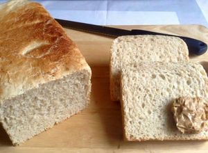 Hình của món Bánh mì yến mạch (oatmeal).