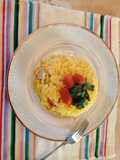 Arroz amarillo con col y salchichas