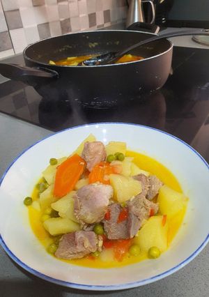 Una foto de Ragú de pavo con verduras guisadas