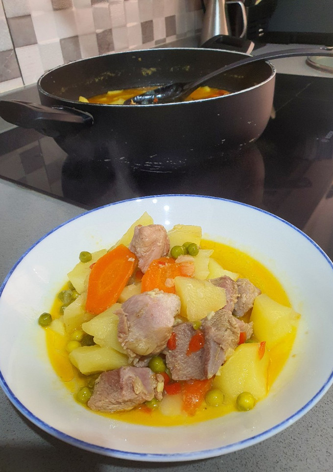Una foto de Ragú de pavo con verduras guisadas