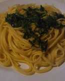 Tallarines con pesto de albahaca, ciboulette y ajo a mortero