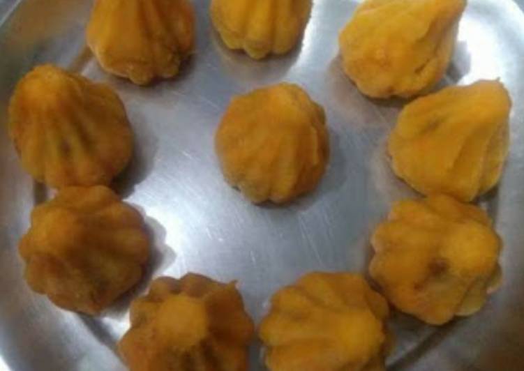 Dates and coconut modak