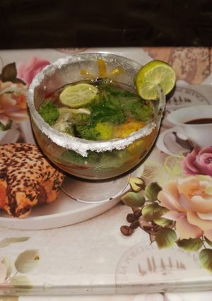 फ्रेश मिंट मोजितो (Fresh mint mojito recipe in hindi) रेसिपी मुख्य फोटो