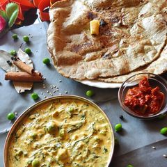 A picture of Methi Matar.